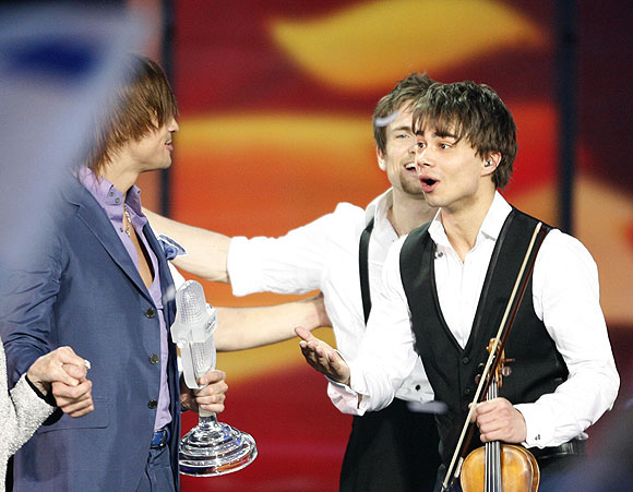 Alexander Rybak müzik listelerini alt üst etti