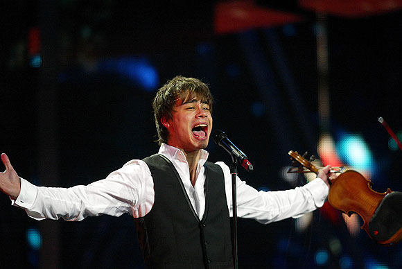 Alexander Rybak müzik listelerini alt üst etti