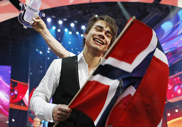 Alexander Rybak müzik listelerini alt üst etti