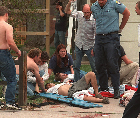 Columbine Lisesi Katliamı... (20 Nisan 1999)