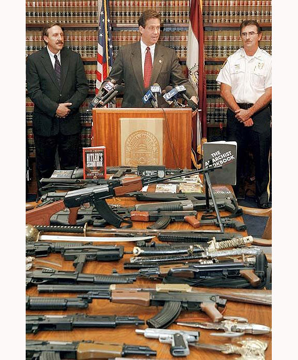 Columbine Lisesi Katliamı... (20 Nisan 1999)