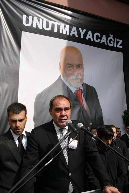Kazım Kanata veda