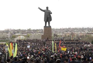Kırgızistan durulmaya başladı