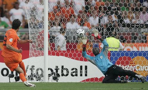 Hollanda Fildişini kenara itti