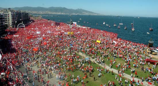 İzmirde tarihi miting
