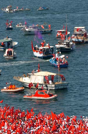 İzmirde tarihi miting