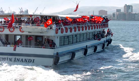 İzmirde tarihi miting