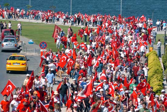İzmirde tarihi miting