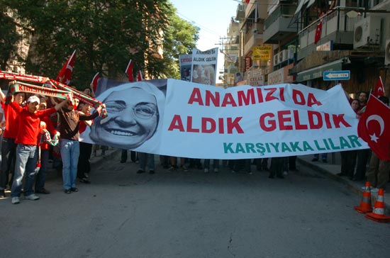 İzmirde tarihi miting