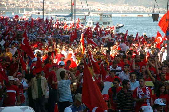 İzmirde tarihi miting