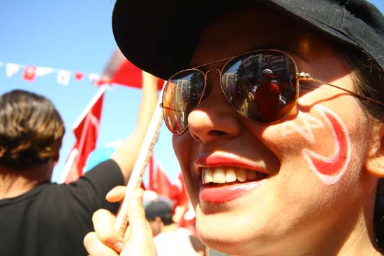 İzmirde tarihi miting