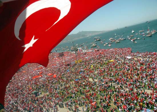 İzmirde tarihi miting