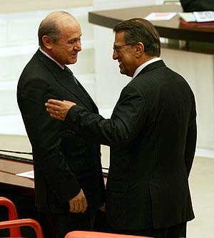 Gül 11inci Cumhurbaşkanı seçildi