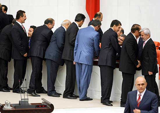 Gül 11inci Cumhurbaşkanı seçildi