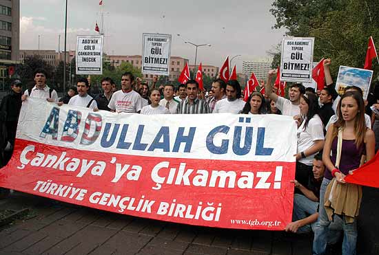 Gül 11inci Cumhurbaşkanı seçildi