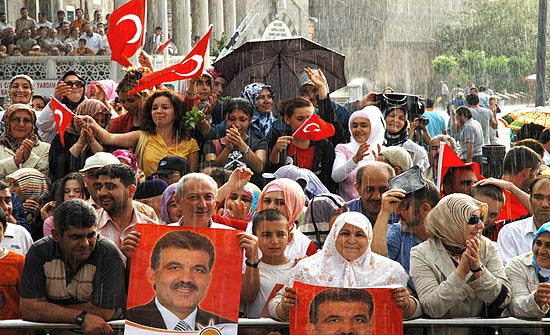 Gül 11inci Cumhurbaşkanı seçildi