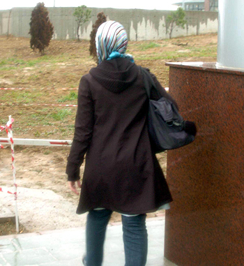 Türbanlı öğrenciler üniversiteye girdi