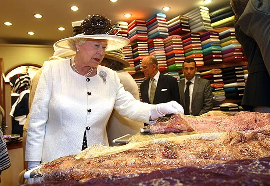 Kraliçe Elizabeth Bursa turunu tamamladı