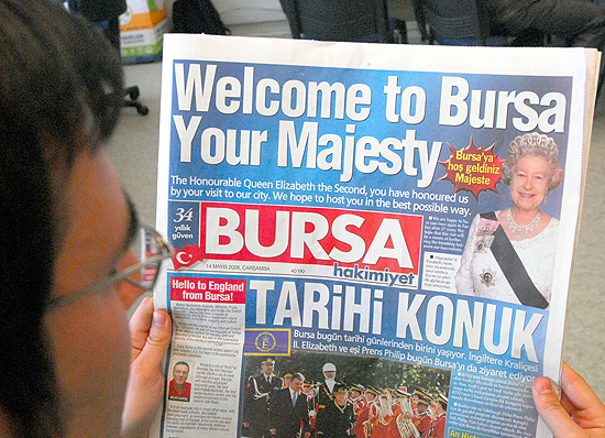 Kraliçe Elizabeth Bursa turunu tamamladı