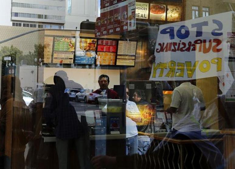 Beyaz yakalılardan sonra fast food işçileri