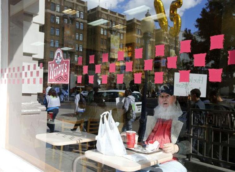 Beyaz yakalılardan sonra fast food işçileri