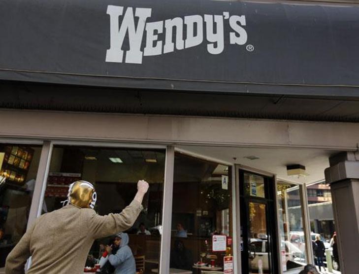 Beyaz yakalılardan sonra fast food işçileri