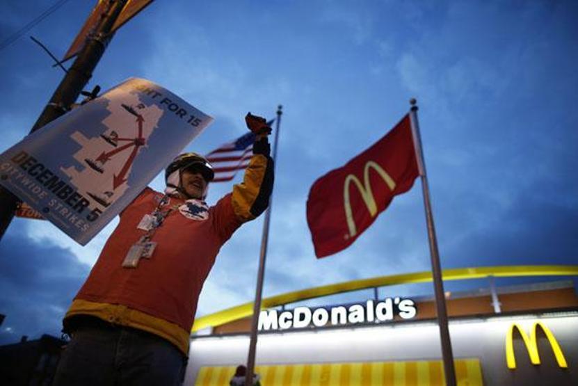 Beyaz yakalılardan sonra fast food işçileri