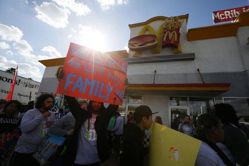 Beyaz yakalılardan sonra fast food işçileri