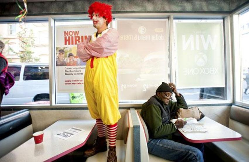 Beyaz yakalılardan sonra fast food işçileri