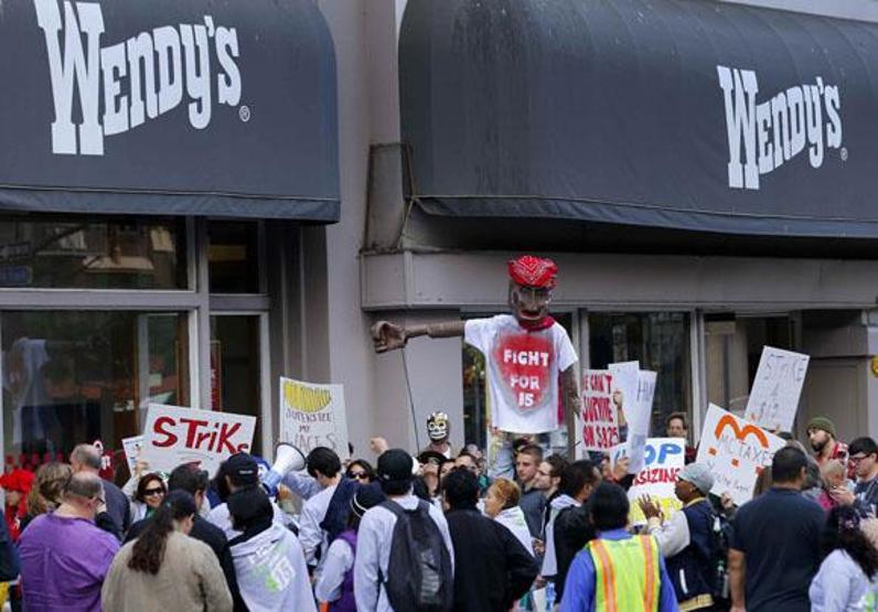 Beyaz yakalılardan sonra fast food işçileri