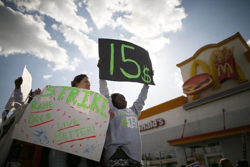Beyaz yakalılardan sonra fast food işçileri