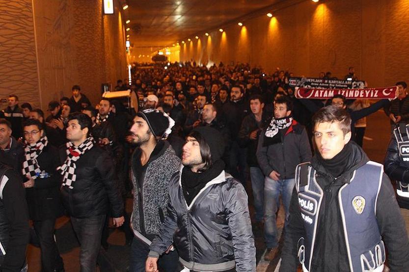 Çarşı TOMAlar eşliğinde yürüdü