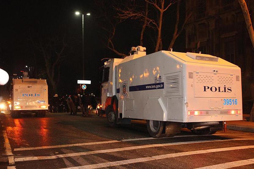 Çarşı TOMAlar eşliğinde yürüdü