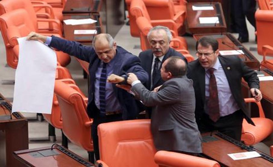 Meclis karıştı