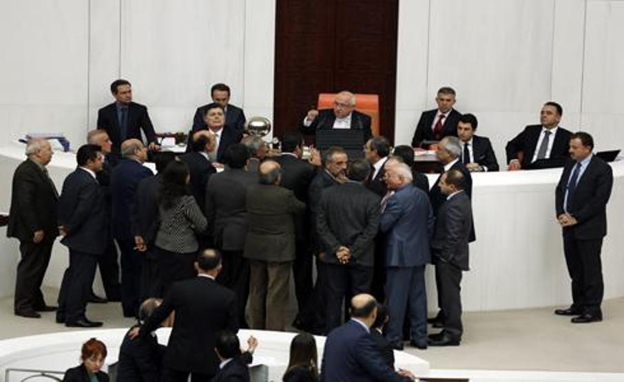 Meclis karıştı