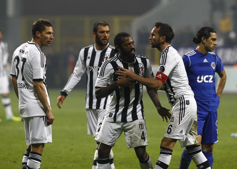Beşiktaşın eski yıldızı Manuel Fernandes tarih yazdı