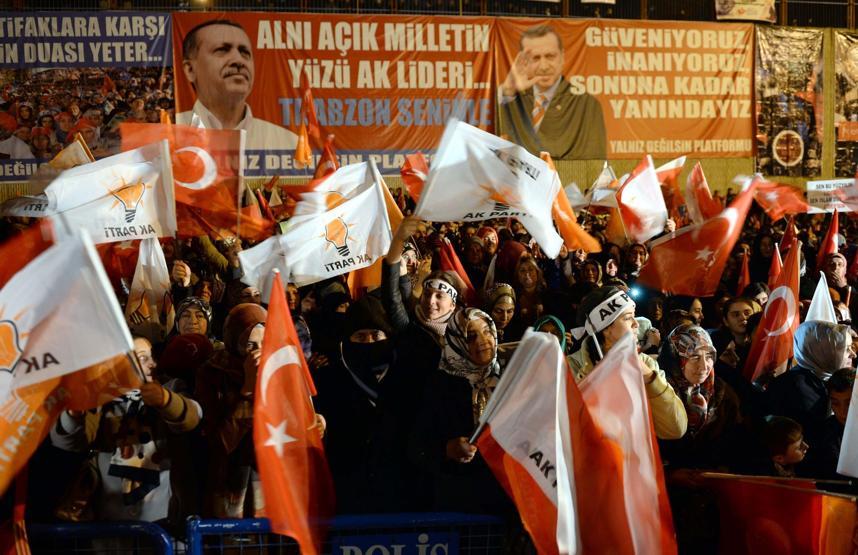 Başbakan Erdoğana kefenli karşılama