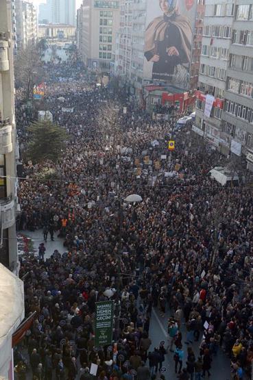 On binler Hrant Dink için yürüdü