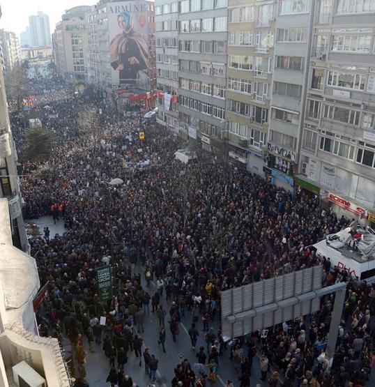 On binler Hrant Dink için yürüdü