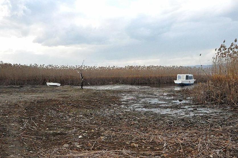 Sapanca Gölündeki kuraklık havadan görüntülendi