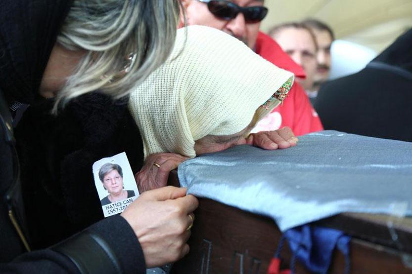 Oğlunun ardından intihar eden Hatice Can toprağa verildi