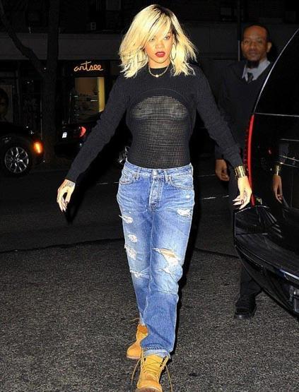 Rihanna sütyen takmayı sevmiyor