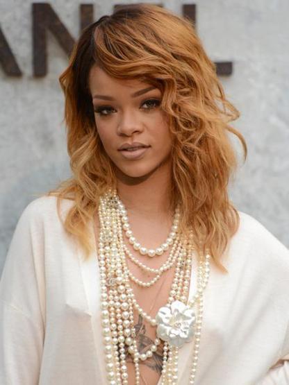 Rihanna sütyen takmayı sevmiyor