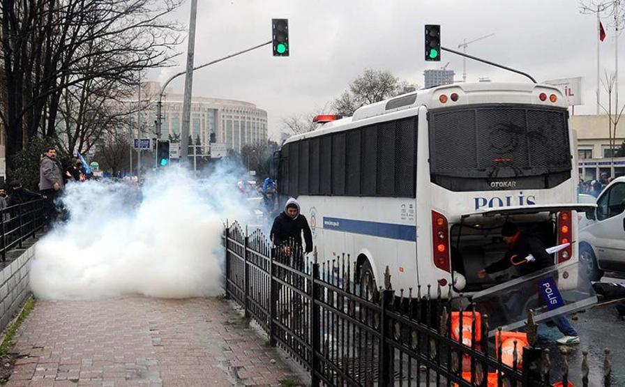 Berkin Elvan için toplananlara polis müdahalesi