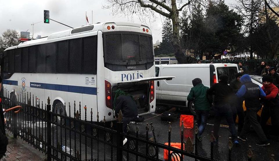 Berkin Elvan için toplananlara polis müdahalesi