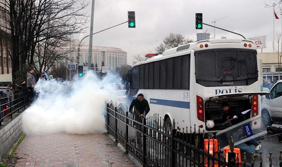 Berkin Elvan için toplananlara polis müdahalesi