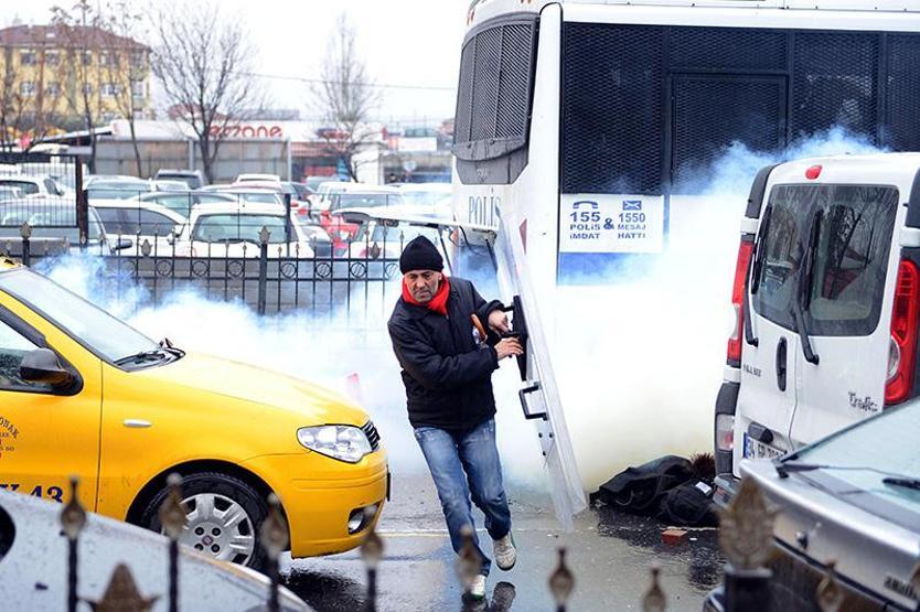 Berkin Elvan için toplananlara polis müdahalesi