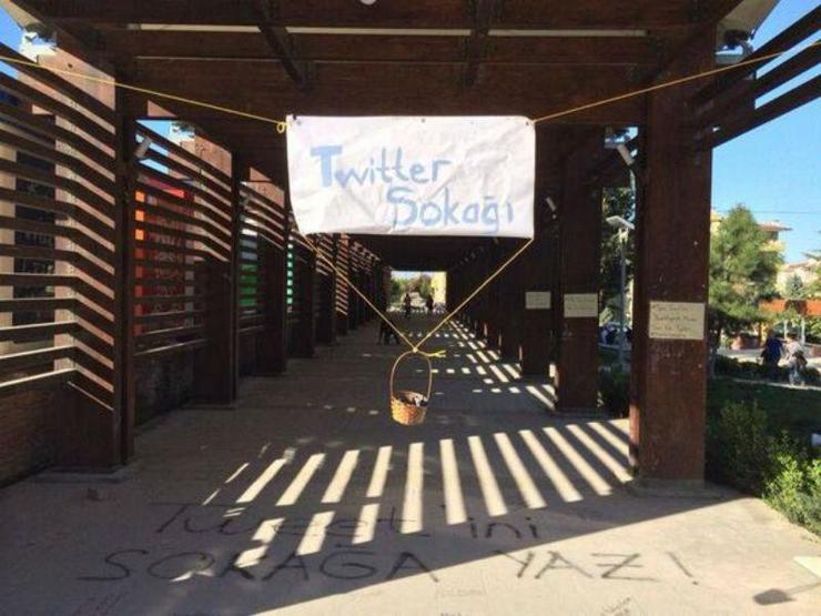 Twitterın yerini duvar yazıları aldı