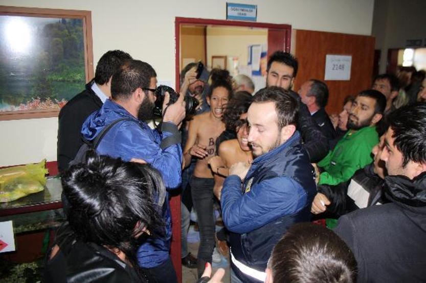 Femen İstanbulda seçimi protesto etti