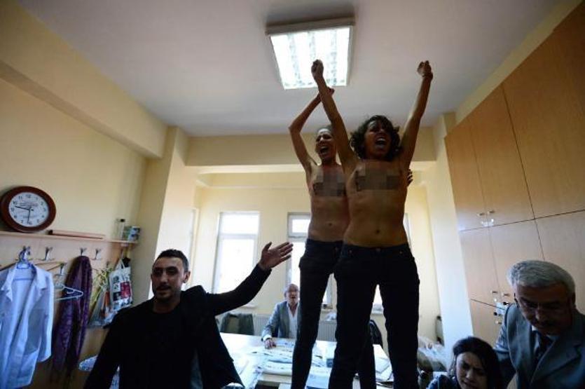 Femen İstanbulda seçimi protesto etti